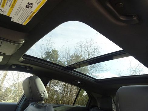 Certified 2022 Cadillac XT4 Premium Luxury w/ Technology Package image 11