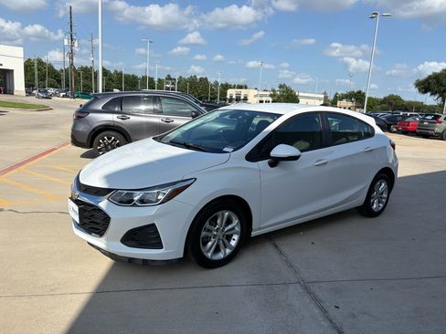 Used 2019 Chevrolet Cruze LS w/ LS Convenience Package FWD image 4