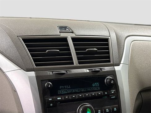 Used 2011 Chevrolet Traverse LS image 13