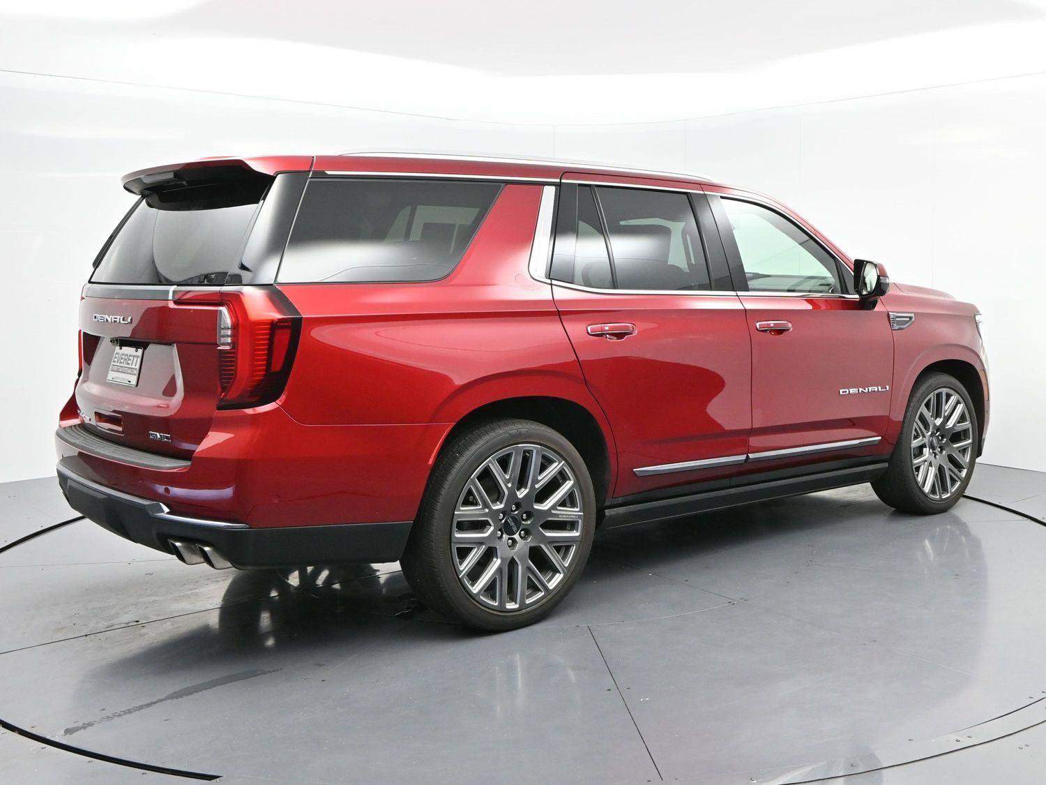 Used 2025 GMC Yukon Denali Ultimate AWD/4WD image 7