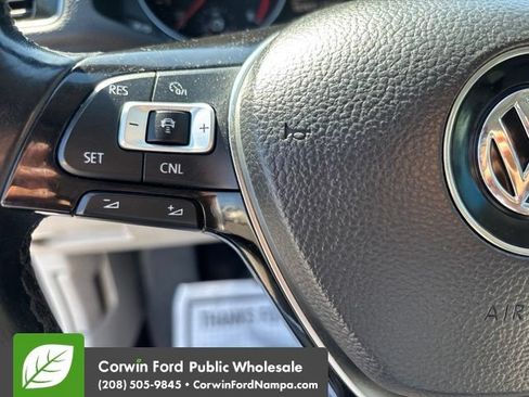 Used 2018 Volkswagen Passat 2.0T SE w/ SE Lighting Package FWD image 17