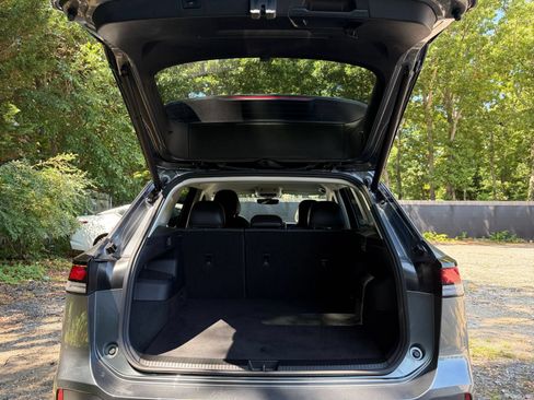 Used 2026 Volkswagen Tiguan SE AWD/4WD image 28