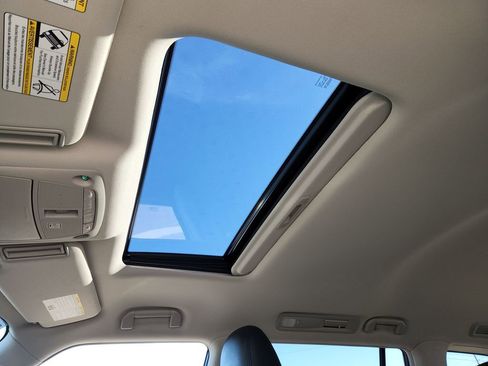 Certified 2024 Nissan Armada SL w/ Captain's Chairs Package image 17