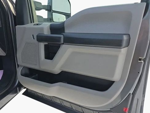 Used 2019 Ford F250 XL w/ STX Appearance Package image 21