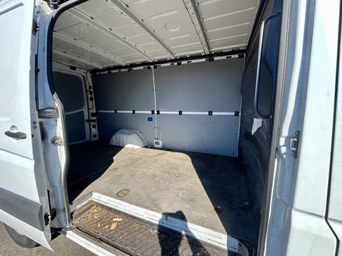 Used 2015 Mercedes-Benz Sprinter 2500 w/ Driver Comfort Package image 22