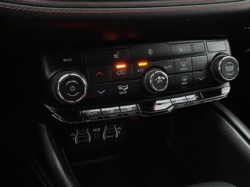 Used 2024 Dodge Durango GT image 19