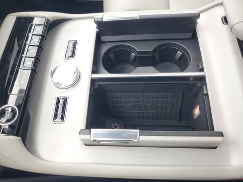 New 2026 Lincoln Navigator Reserve AWD/4WD image 26