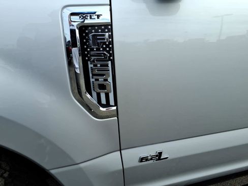 Used 2017 Ford F250 XLT AWD/4WD image 12