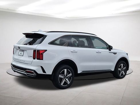 Used 2021 Kia Sorento EX w/ Panoramic Sunroof Package image 7