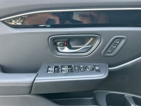 New 2025 Honda Pilot Touring image 11