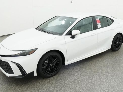 New 2026 Toyota Camry SE FWD image 33