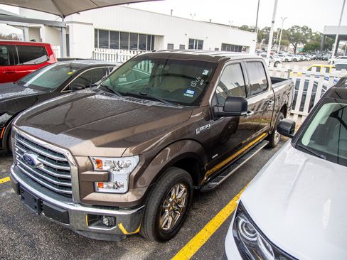 Used 2015 Ford F150 XLT w/ Equipment Group 301A Mid image 3