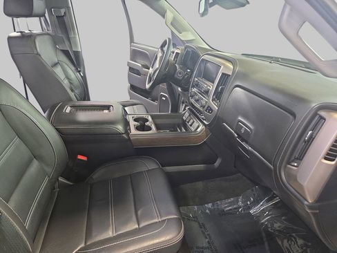 Used 2018 GMC Sierra 2500 Denali w/ Duramax Plus Package AWD/4WD image 10