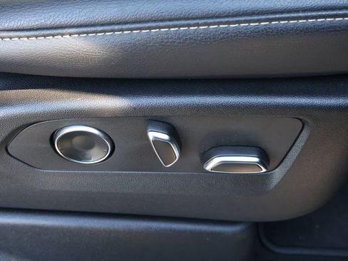 Used 2024 Cadillac Escalade ESV Luxury image 45