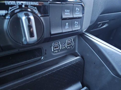 Used 2022 RAM 1500 Big Horn AWD/4WD image 30