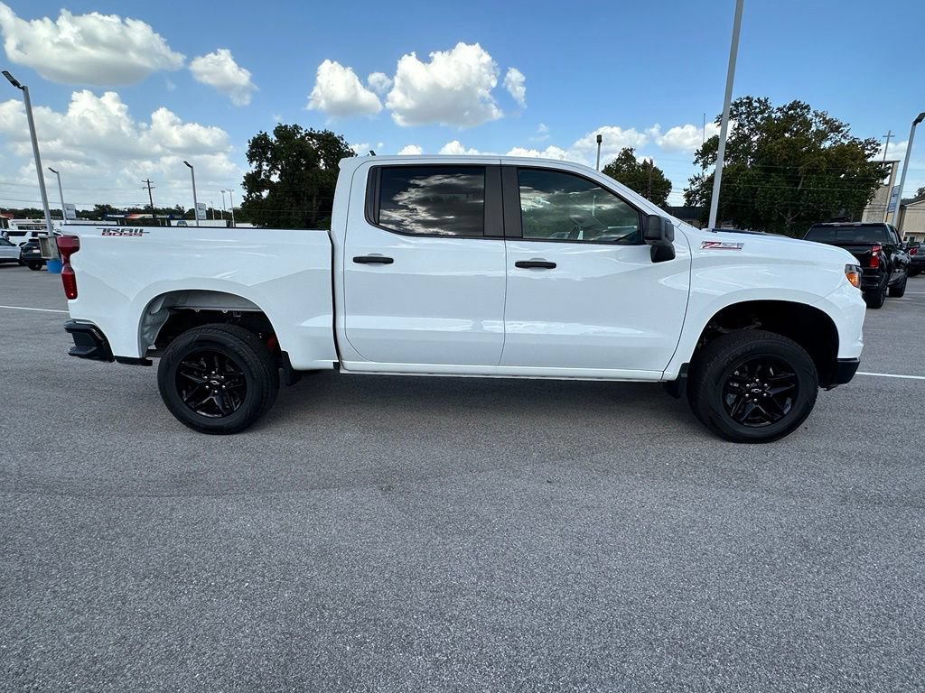 Used 2025 Chevrolet Silverado 1500 Custom Trail Boss AWD/4WD image 2