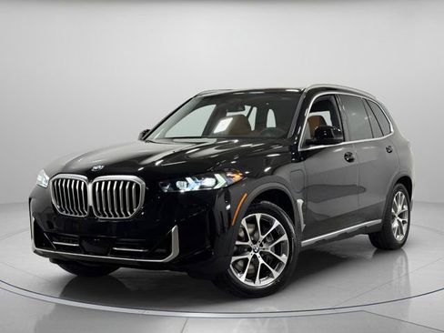 New 2026 BMW X5 xDrive50e image 2