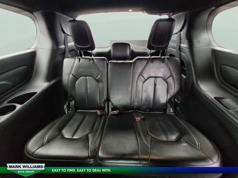 Used 2023 Chrysler Pacifica Touring-L w/ S Appearance Package image 16