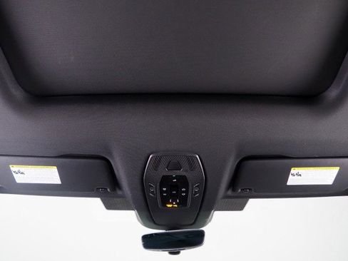 Used 2024 Porsche Macan 4 Electric image 82