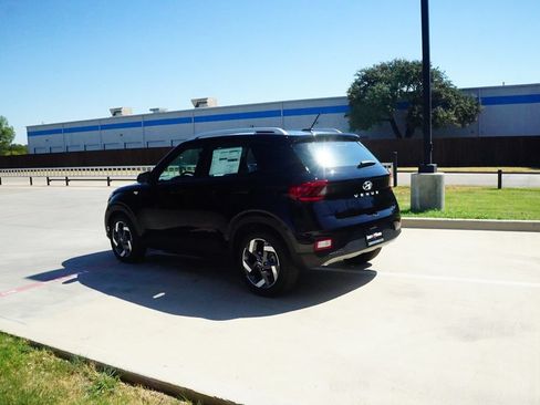 New 2026 Hyundai Venue SEL FWD image 5