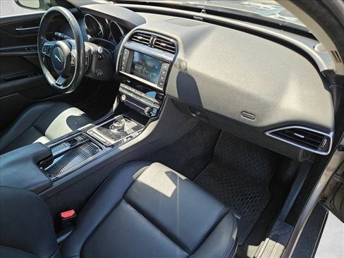 Used 2018 Jaguar XE Premium AWD/4WD image 20