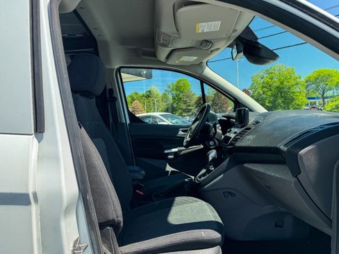 Used 2019 Ford Transit Connect XLT FWD image 12