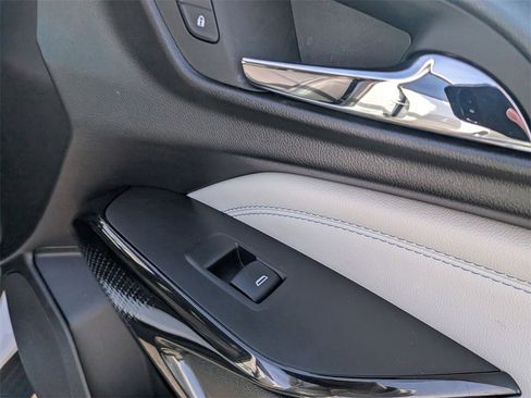 Used 2025 Chevrolet Trax LT w/ LT Convenience Package image 30