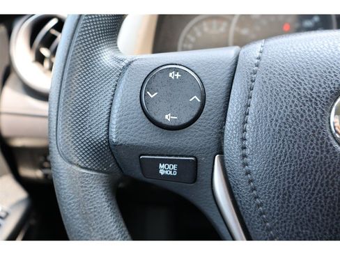 Used 2016 Toyota RAV4 LE FWD image 34