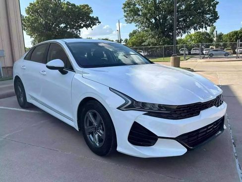 Used 2023 Kia K5 LXS image 3