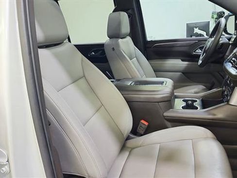 Used 2024 Chevrolet Tahoe Z71 w/ Luxury Package AWD/4WD image 27