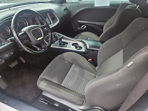 Used 2022 Dodge Challenger GT AWD/4WD image 9