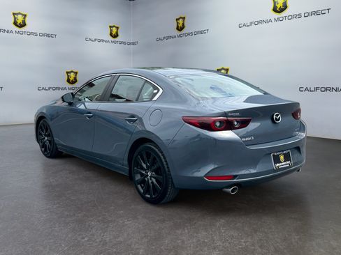 Used 2022 MAZDA MAZDA3 s FWD image 3