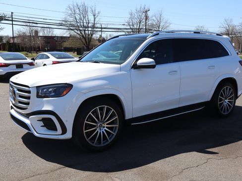 Used 2024 Mercedes-Benz GLS 450 4MATIC w/ AMG Line Exterior image 2