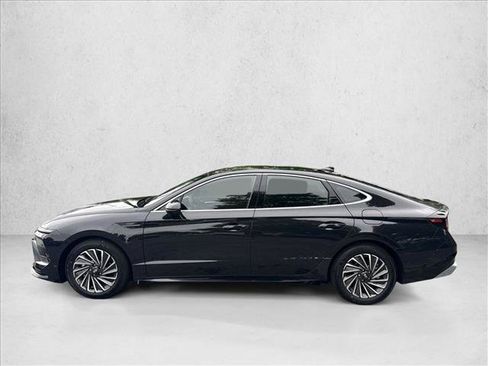 Certified 2025 Hyundai Sonata Limited FWD image 5