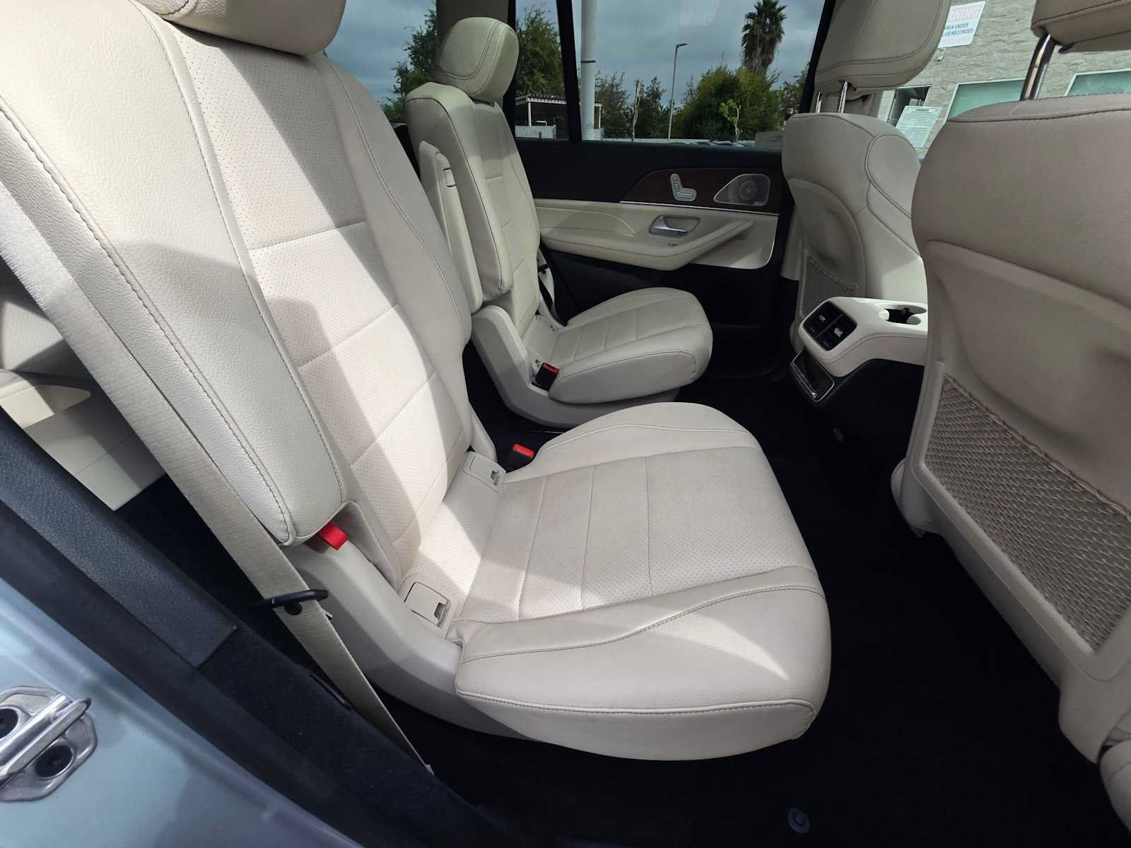 Used 2024 Mercedes-Benz GLS 450 4MATIC image 12