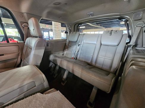 Used 2014 Lincoln Navigator 4WD image 31