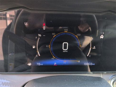 Used 2024 Chevrolet Trax ACTIV w/ Sunroof Package image 12