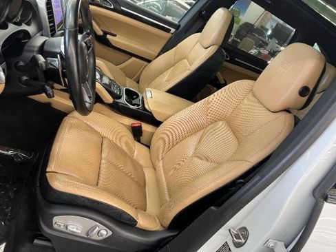 Used 2017 Porsche Cayenne S Platinum w/ Premium Package Plus (Pjy) AWD/4WD image 37