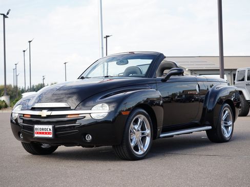 Used 2006 Chevrolet SSR w/ Preferred Equipment Group image 7