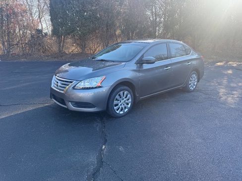 Used 2015 Nissan Sentra S image 1