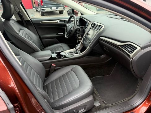 Used 2016 Ford Fusion SE w/ Equipment Group 202A AWD/4WD image 17