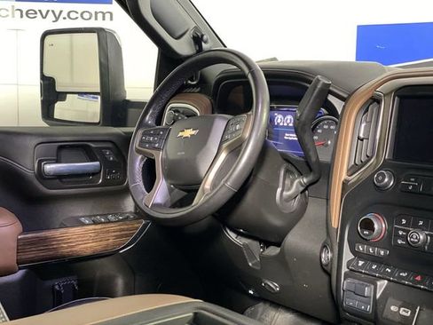 Used 2021 Chevrolet Silverado 2500 High Country image 10