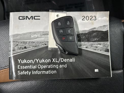 Used 2023 GMC Yukon XL AT4 w/ AT4 Premium Plus Package image 42
