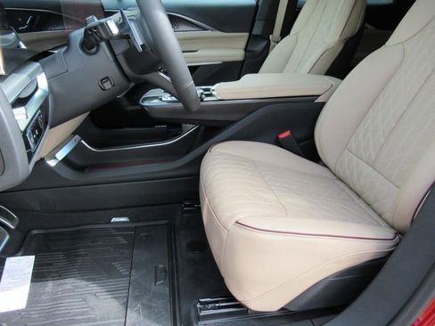 New 2026 Cadillac Lyriq V image 17