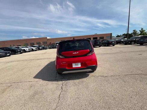 Used 2025 Kia Soul LX w/ LX Technology Package FWD image 16