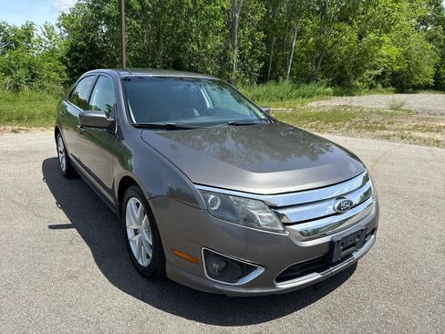Used 2010 Ford Fusion SEL FWD image 3