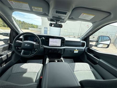 New 2026 Ford F250 XLT w/ XLT Premium Package image 20