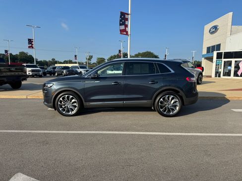 Used 2022 Lincoln Nautilus Reserve w/ Luxury Package AWD/4WD image 4