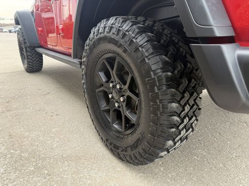 Used 2024 Jeep Wrangler Willys image 13