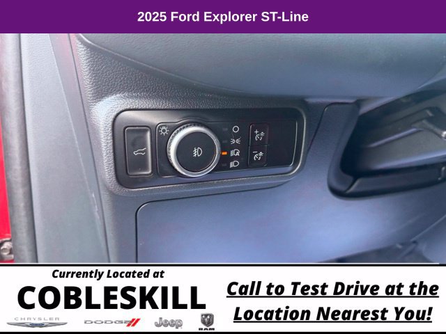 Used 2025 Ford Explorer ST-Line AWD/4WD image 16